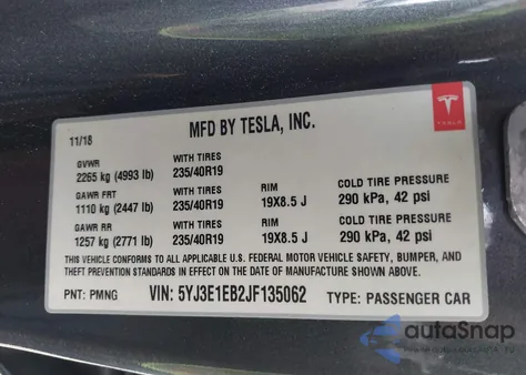 2018 Tesla Model 3 Long Range/Performance z USA, uszkodzony, nr VIN 5YJ3E1EB2JF135062